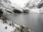 Tatry: Mimo zakazu turyści wchodzą na szlaki. 50 osób zawróconych znad Morskiego Oka